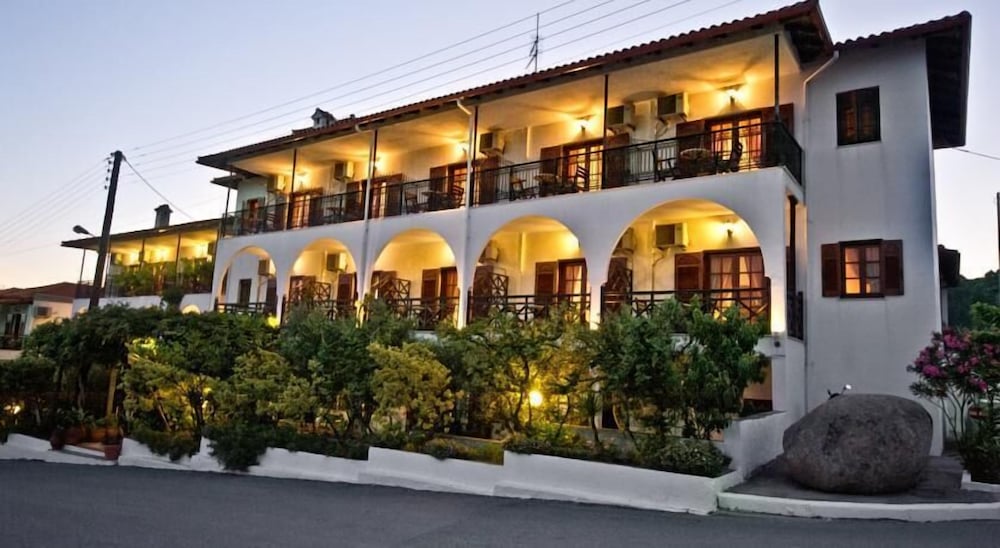 Sunset Hotel 2/69