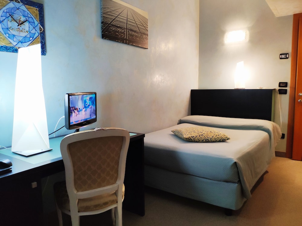 ECONOMY, DOUBLE BED