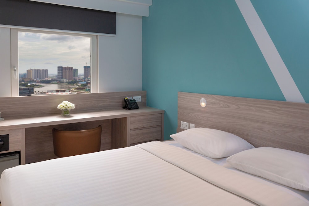 ibis budget Phnom Penh Riverside 8/47