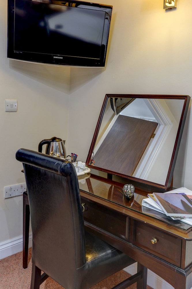 Best Western Claydon Hotel 67/73