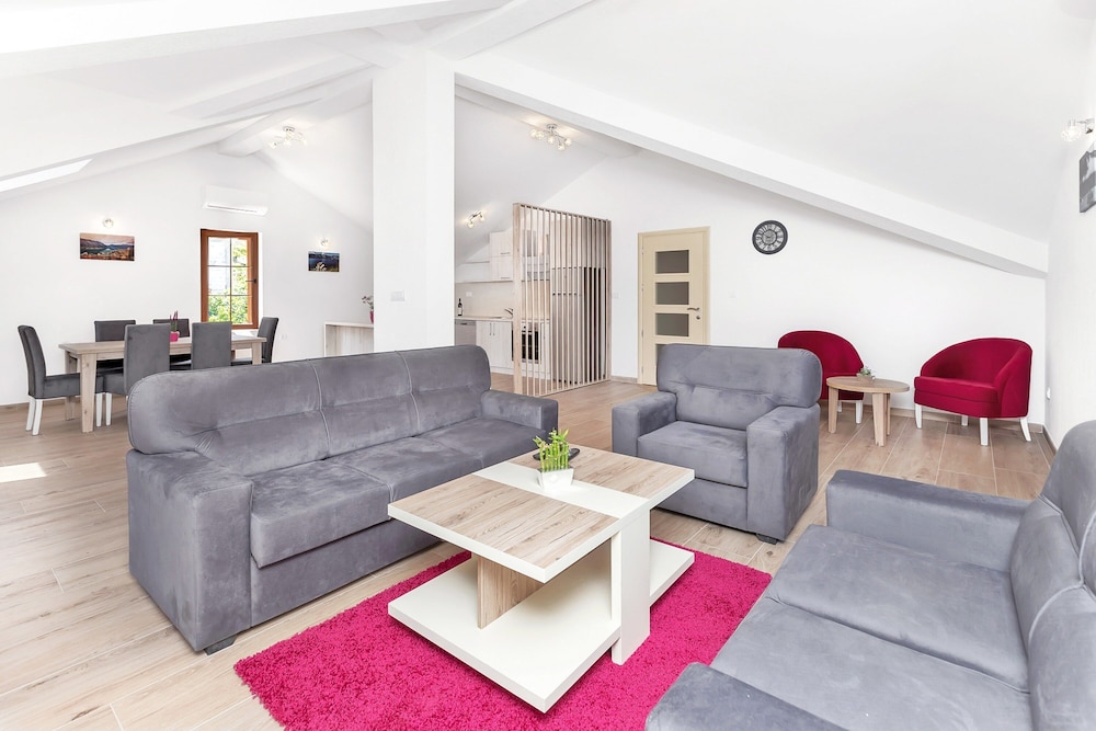 Apartments Mezini 11 26/50