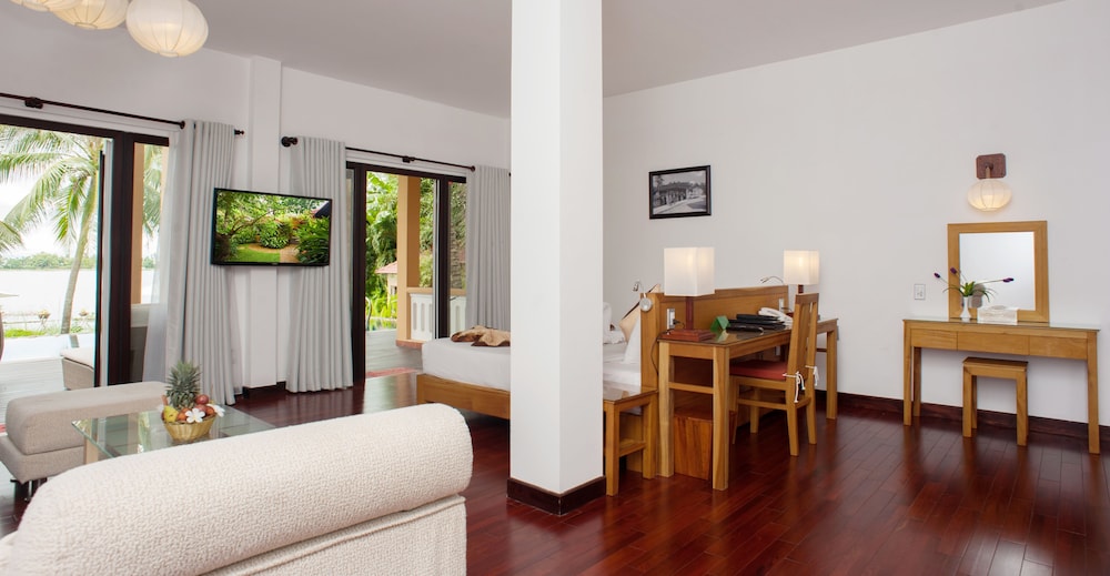 Vinh Hung Riverside Resort 28/78