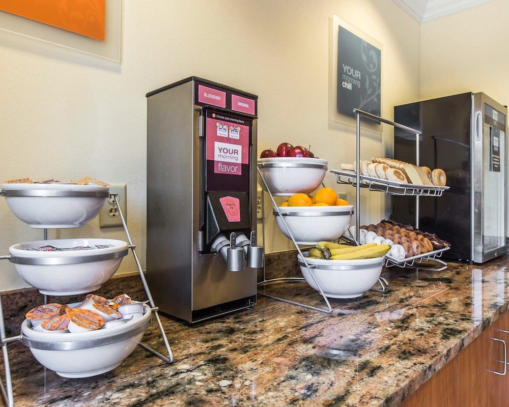 Comfort Suites Valdosta Mall Area 32/45
