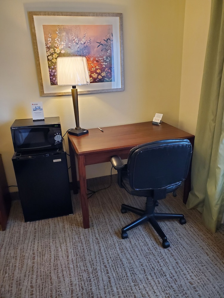 Wingate by Wyndham Uniontown 23/27