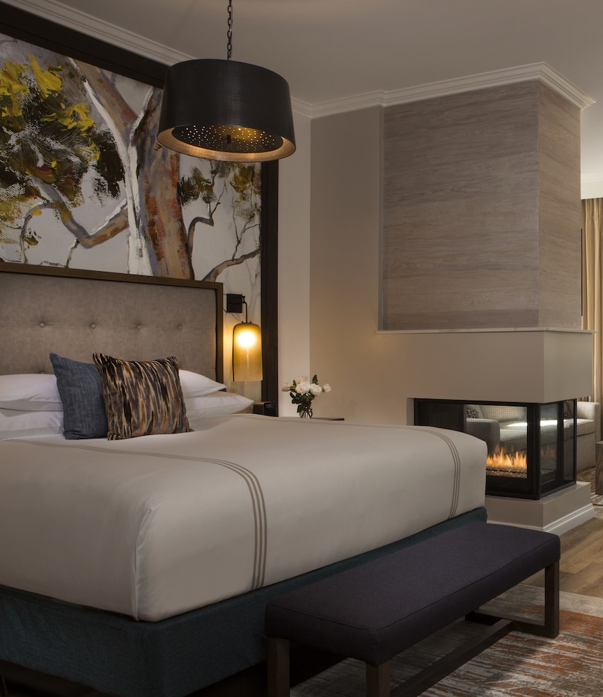 جناح جونيور فاخر بإطلالة على النهر، River Terrace Inn 3/8