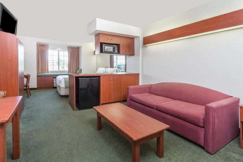 Microtel Inn Suites By Wyndham Marianna 16/23