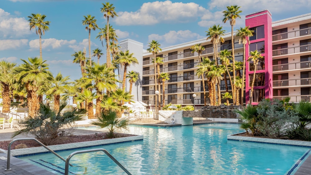 Holiday Inn Hotel Suites Phoenix Mesa Chandler 4/56