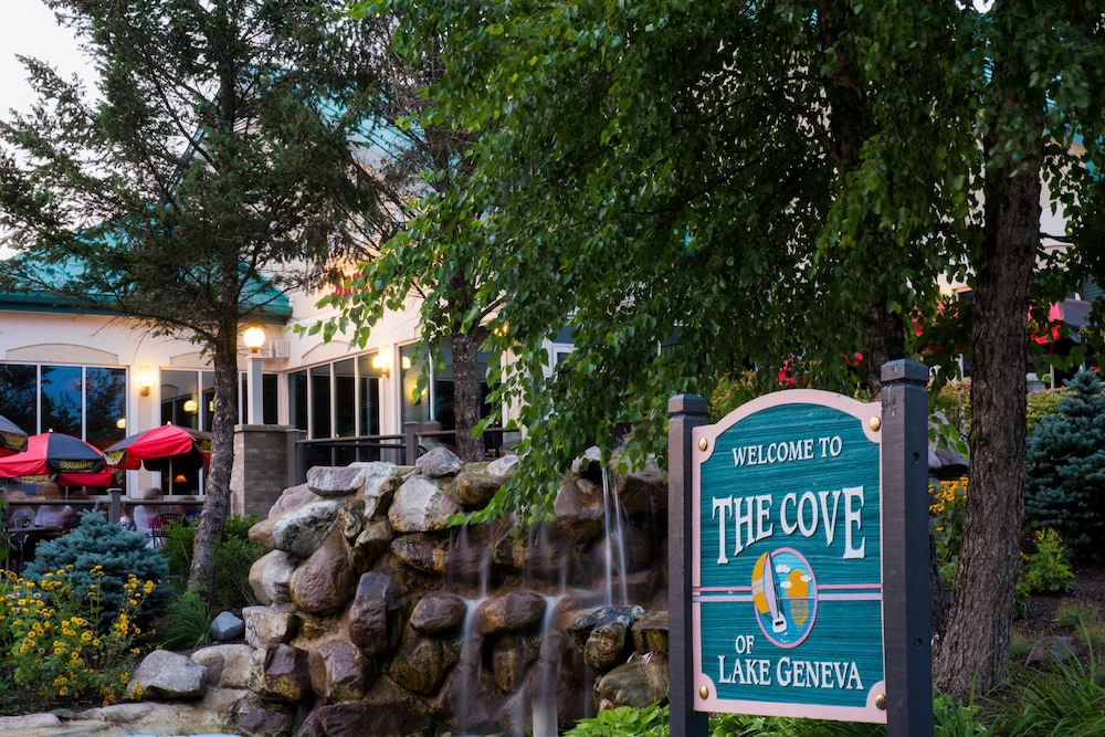 The Cove Of Lake Geneva 3/49