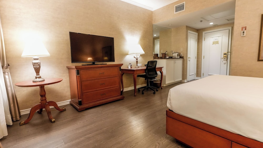 غرفة داخلية كلاسيكية بسرير كوين، Palace Royal Hotel 4/8