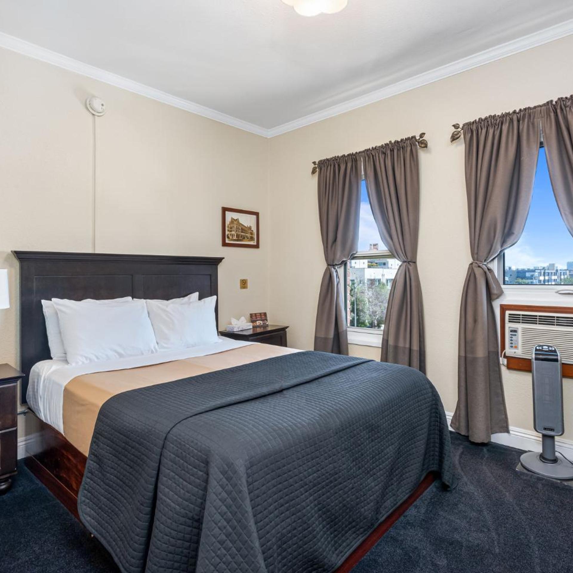 Room, Queen Bed