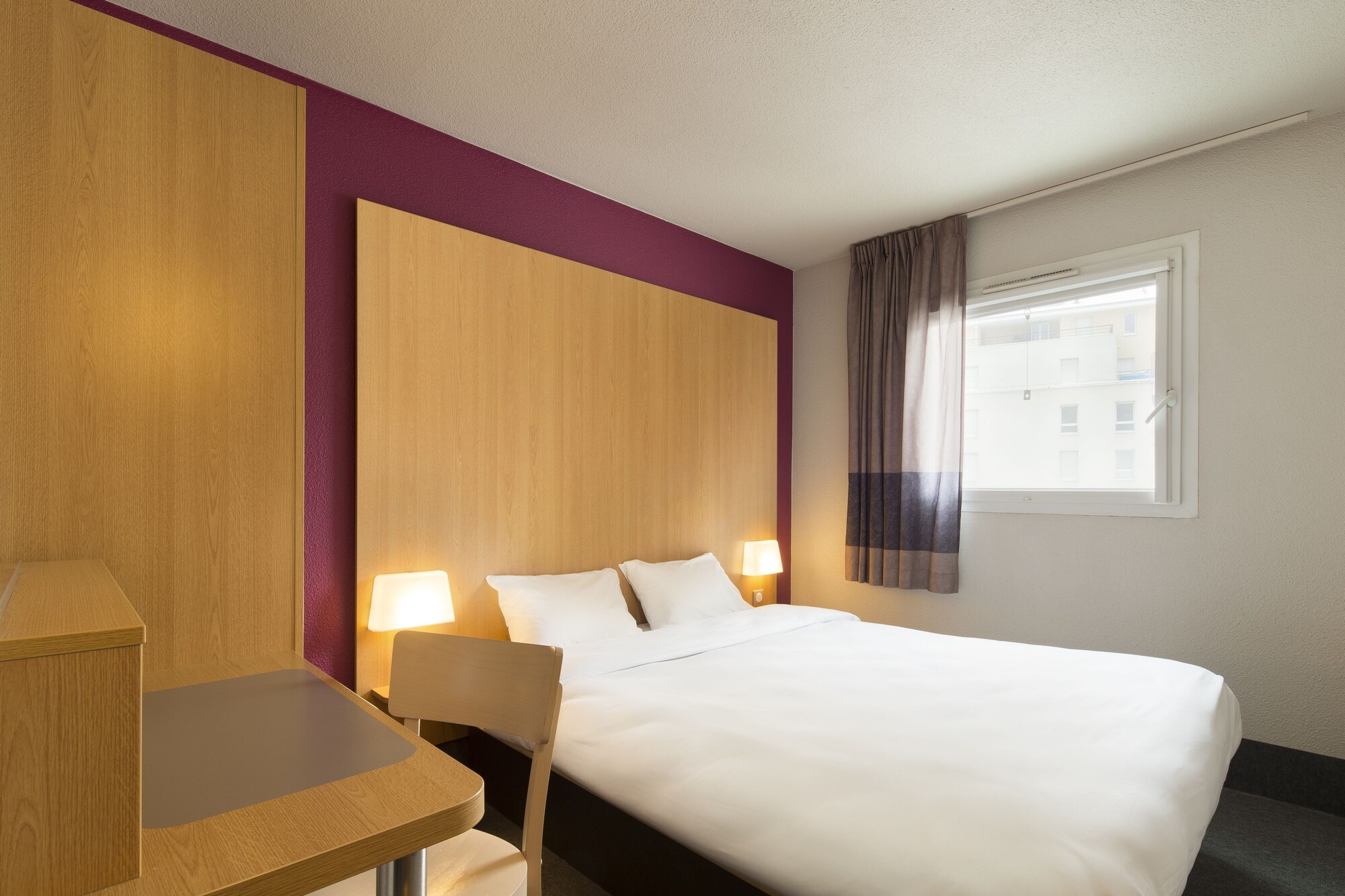 ROOM, DOUBLE BED
