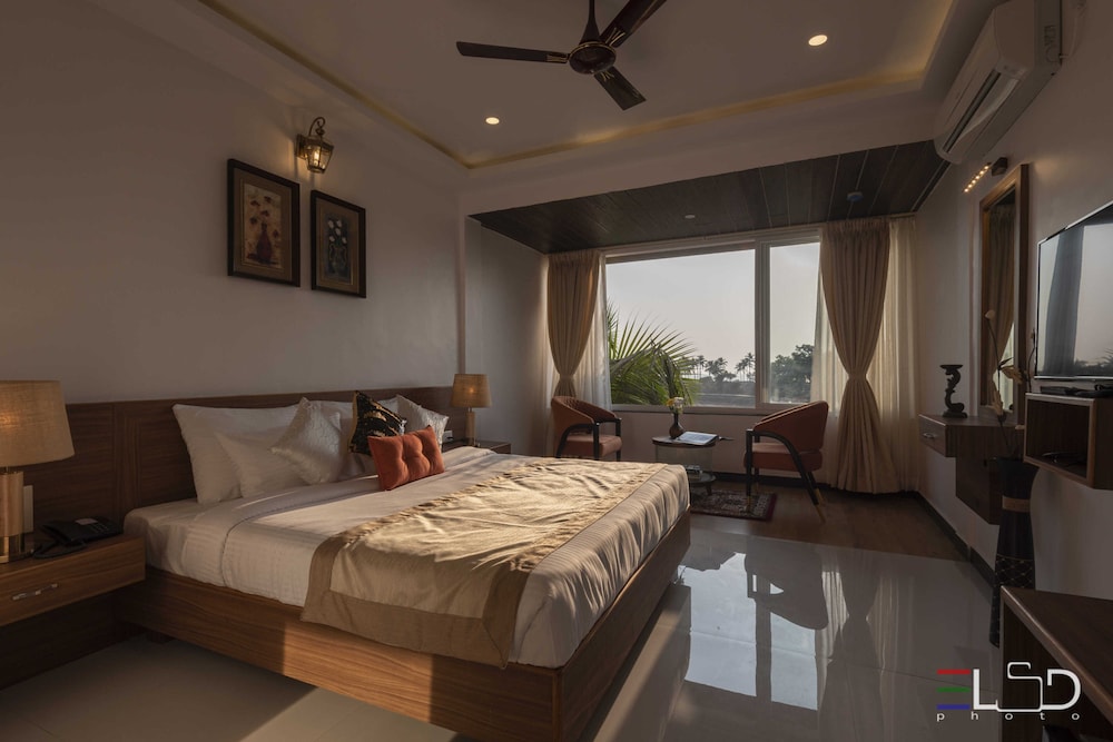 Salcete Beach Resort 7/50
