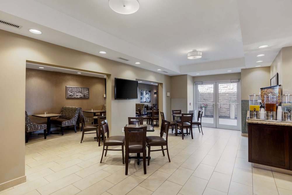 Best Western Plus Walkerton Hotel and Conference Centre 32/43