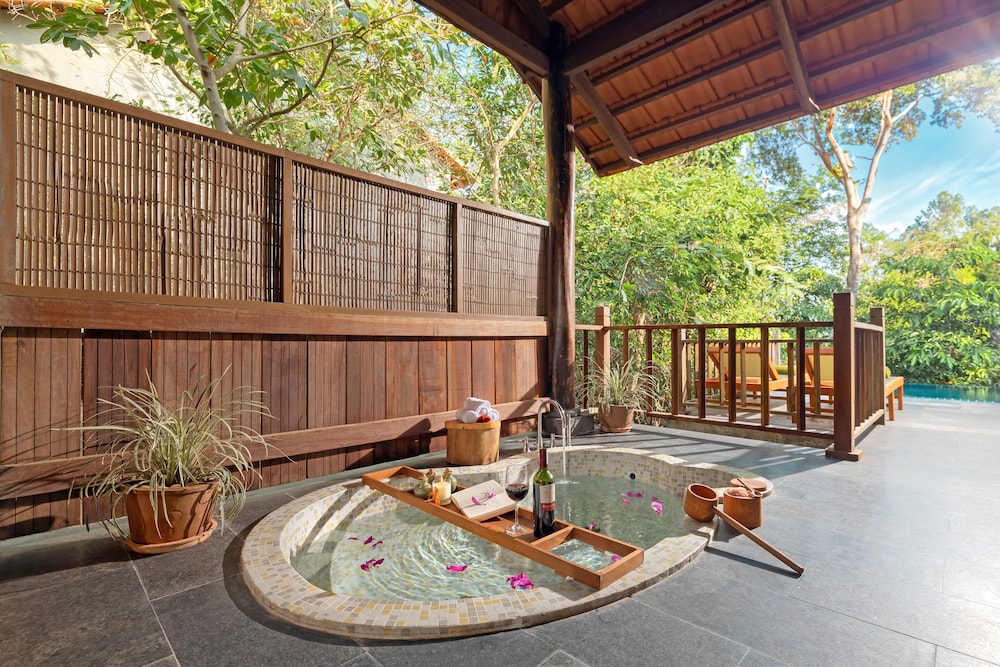 Green Bay Phu Quoc Resort & Spa 23/48