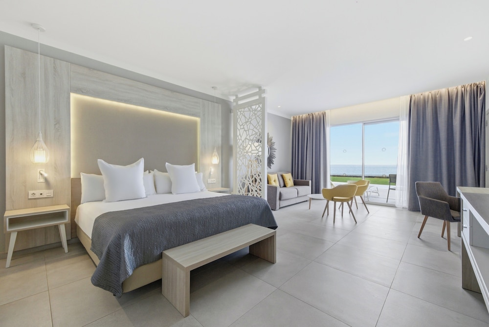 Swim Up, Premium, Junior Suite, King Bed