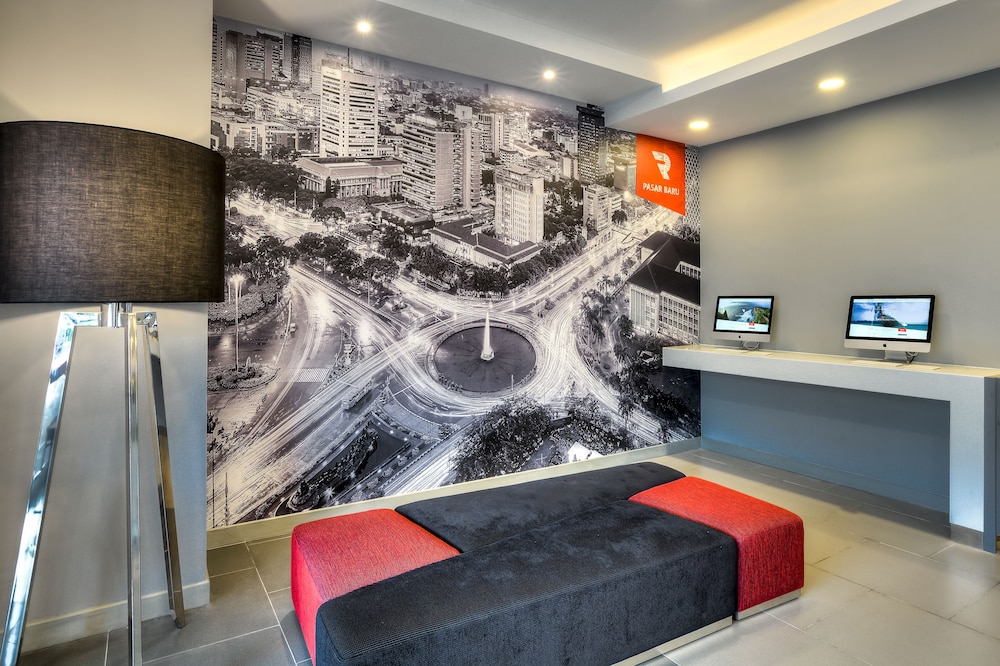 Monoloog Hotel Pasar Baru 33/45