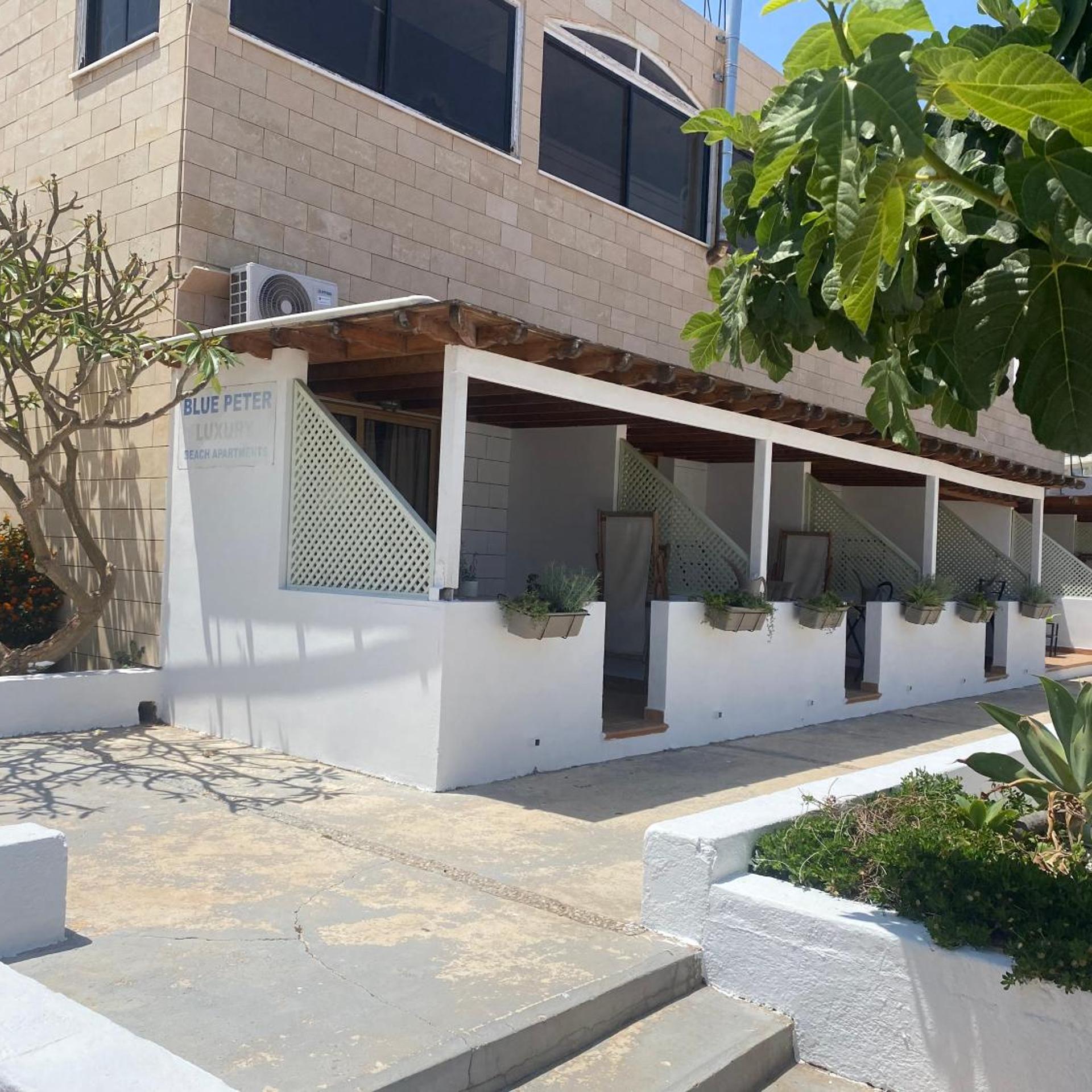 Blue Peter Apartments 25/26