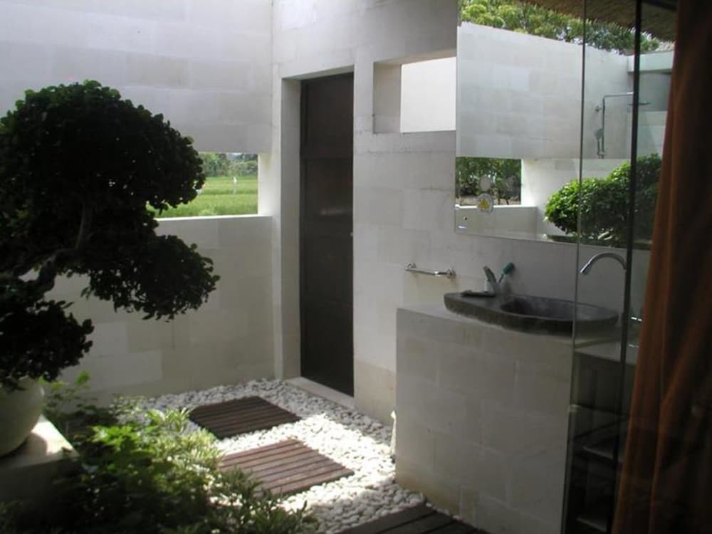 Frangipani Beach Villa 15/68