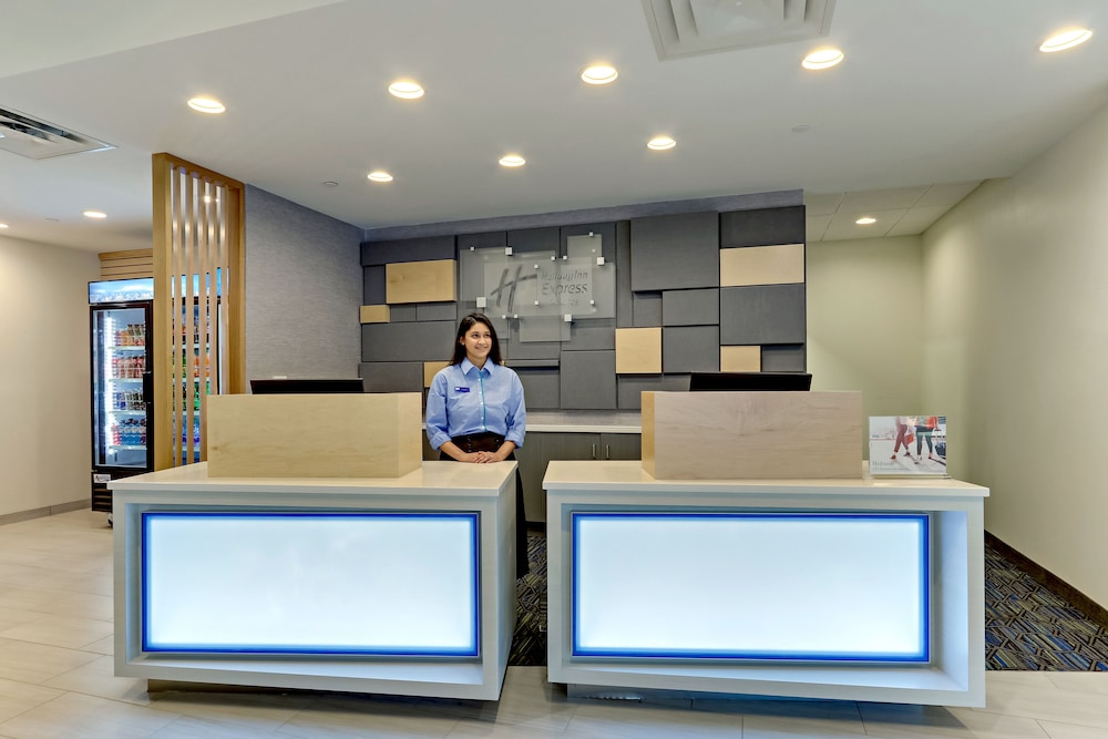 HOLIDAY INN EXPRESS AND SUITES WINSTON SALEM SW CLEMMONS 7/50