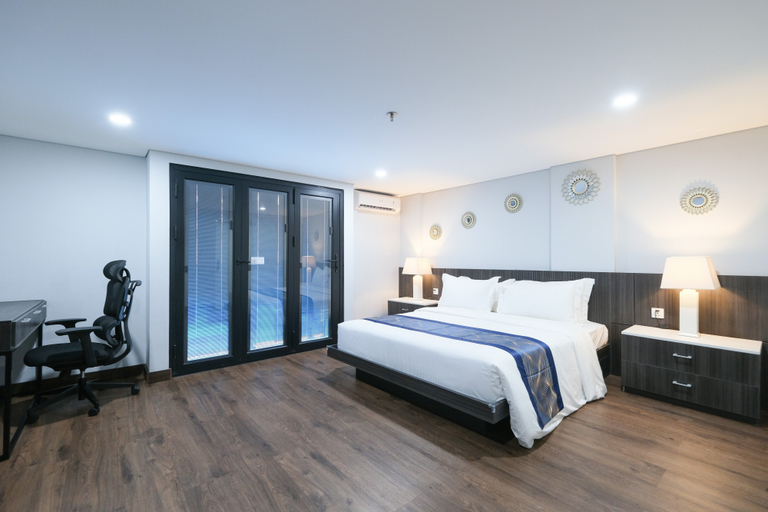 3 Bedrooms, Suite