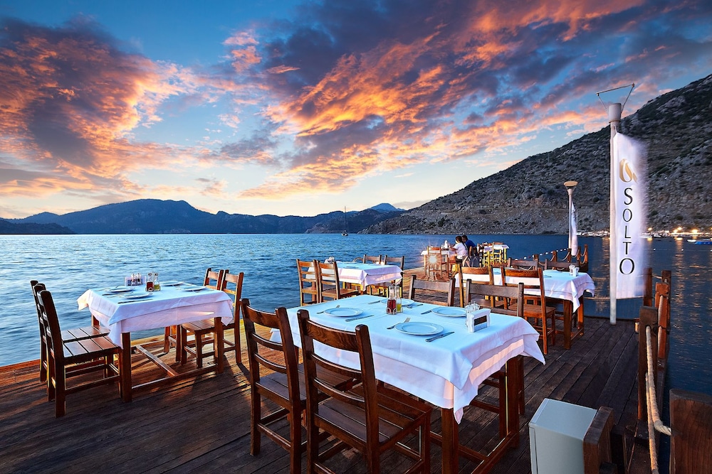 Fi Light Solto Boutique Beach Hotel 17/41