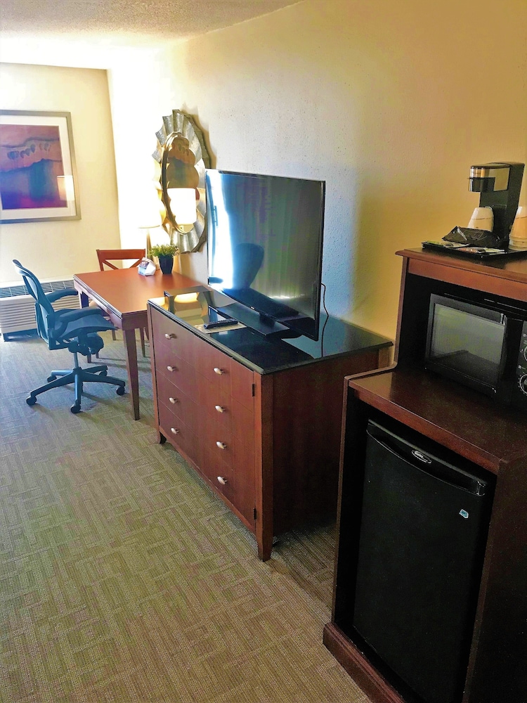 Hotel Tybee 37/69
