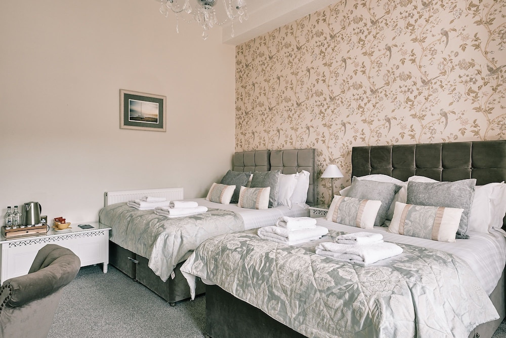 The Queens Hotel Lytham 10/64