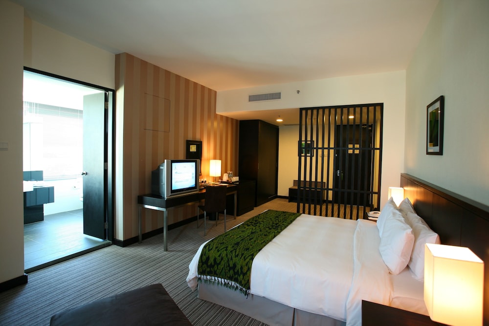 Rh Hotel 5/22