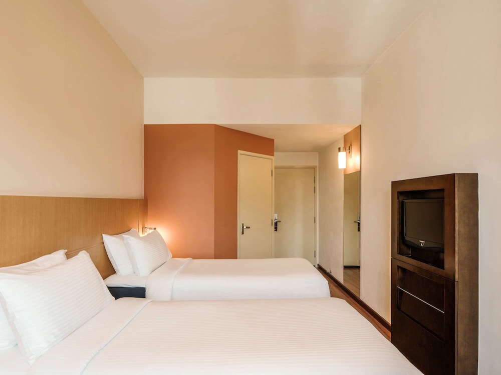 Ibis Singapore on Bencoolen 27/70