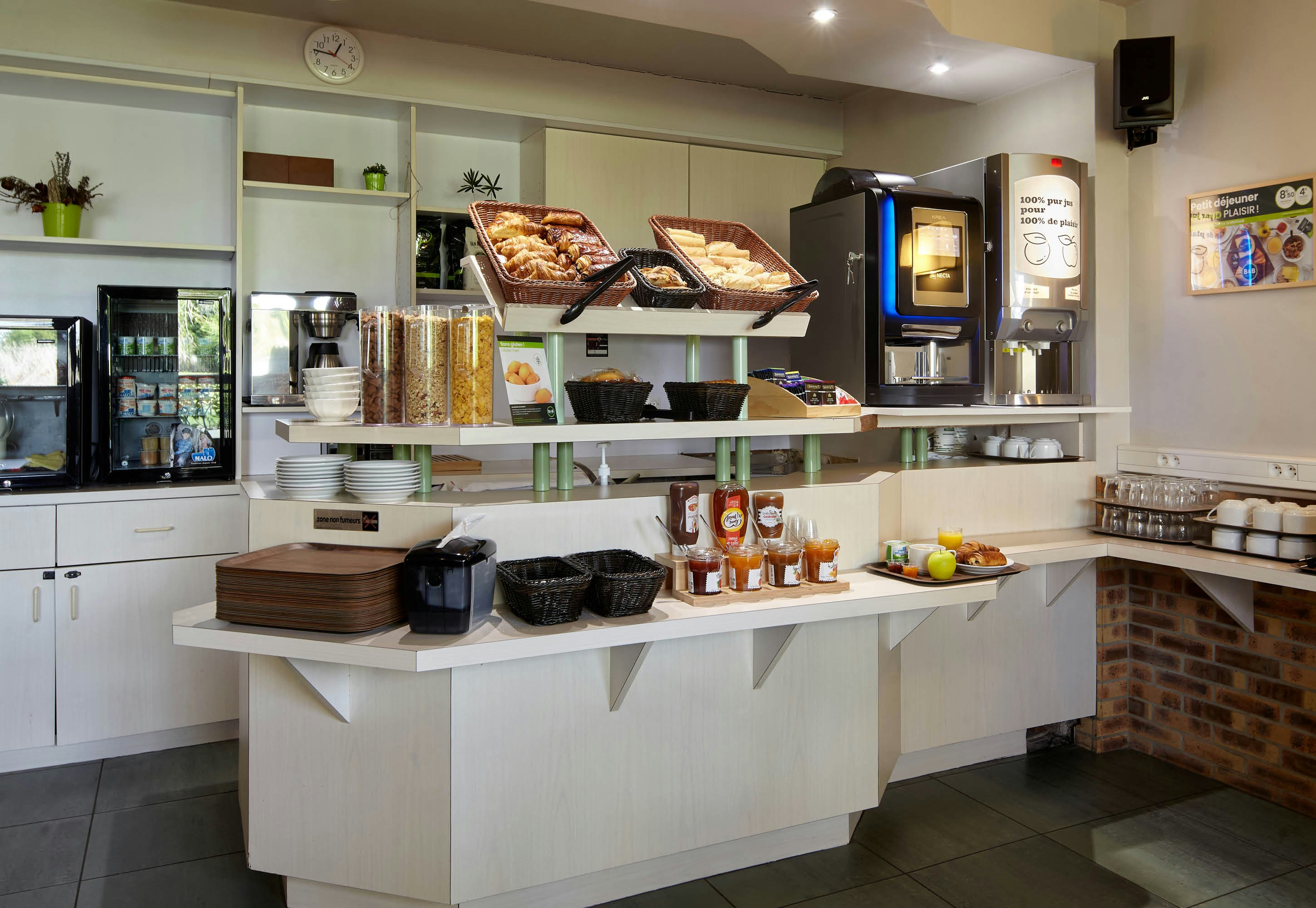 B&B HOTEL Saclay 26/32