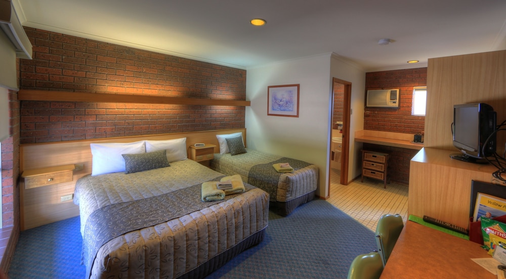 Tanjil Motor Inn 36/48