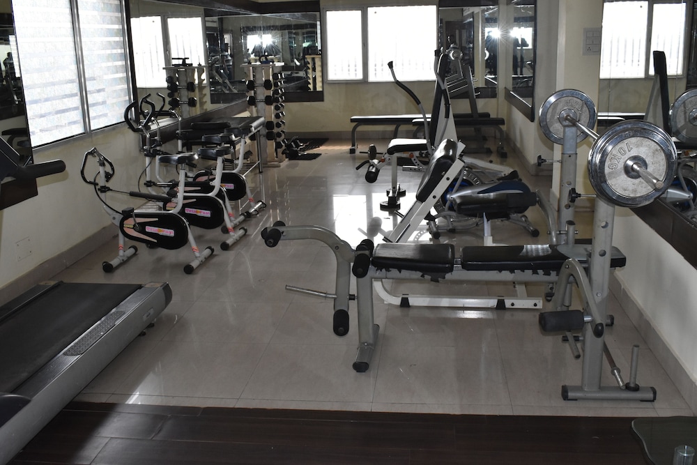 HOTEL RADHIKA REGENCY 24/50