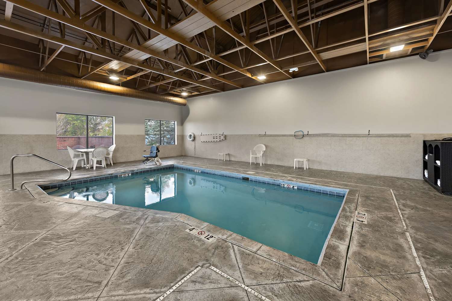 Comfort Suites Columbus East Broad 23/48