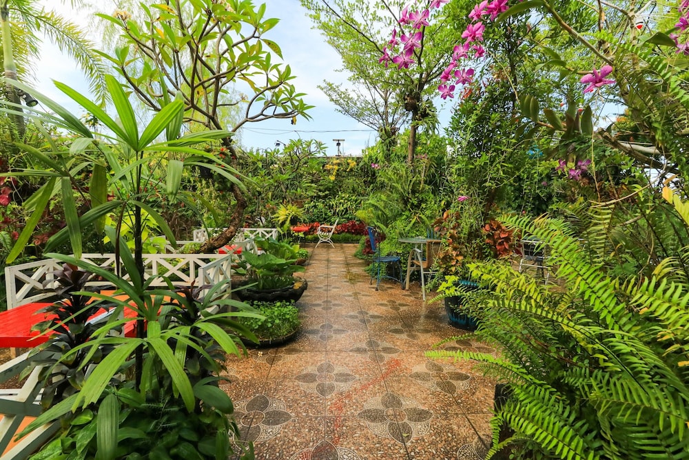 Labuana Homestay & Cafe Garden by ZUZU 21/26