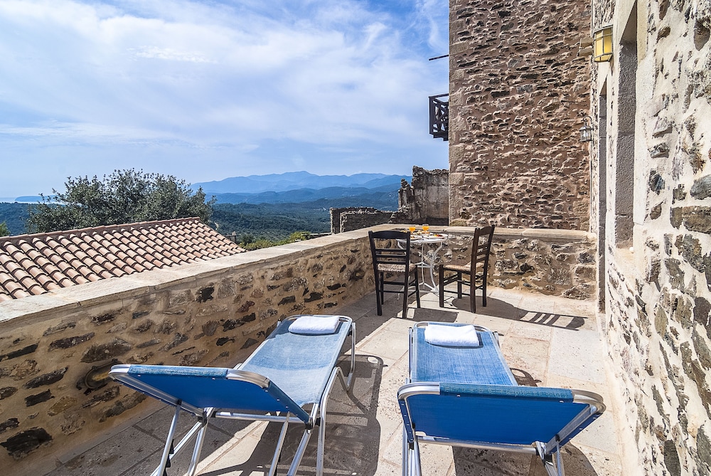Pyrgos Petropoulaki 22/50