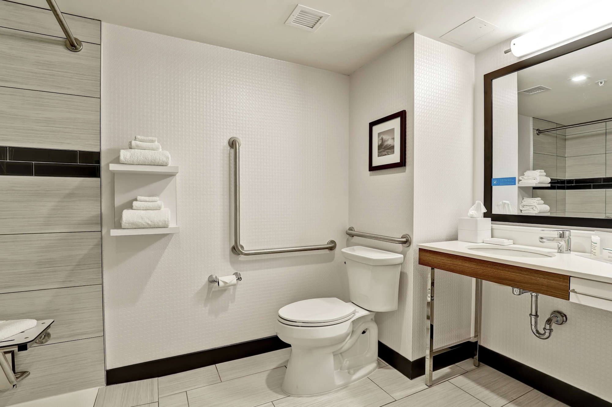 غرفة سيغنتشر بسرير كينج لذوي الإعاقة، Hampton Inn St Catharines Niagara On 3/5