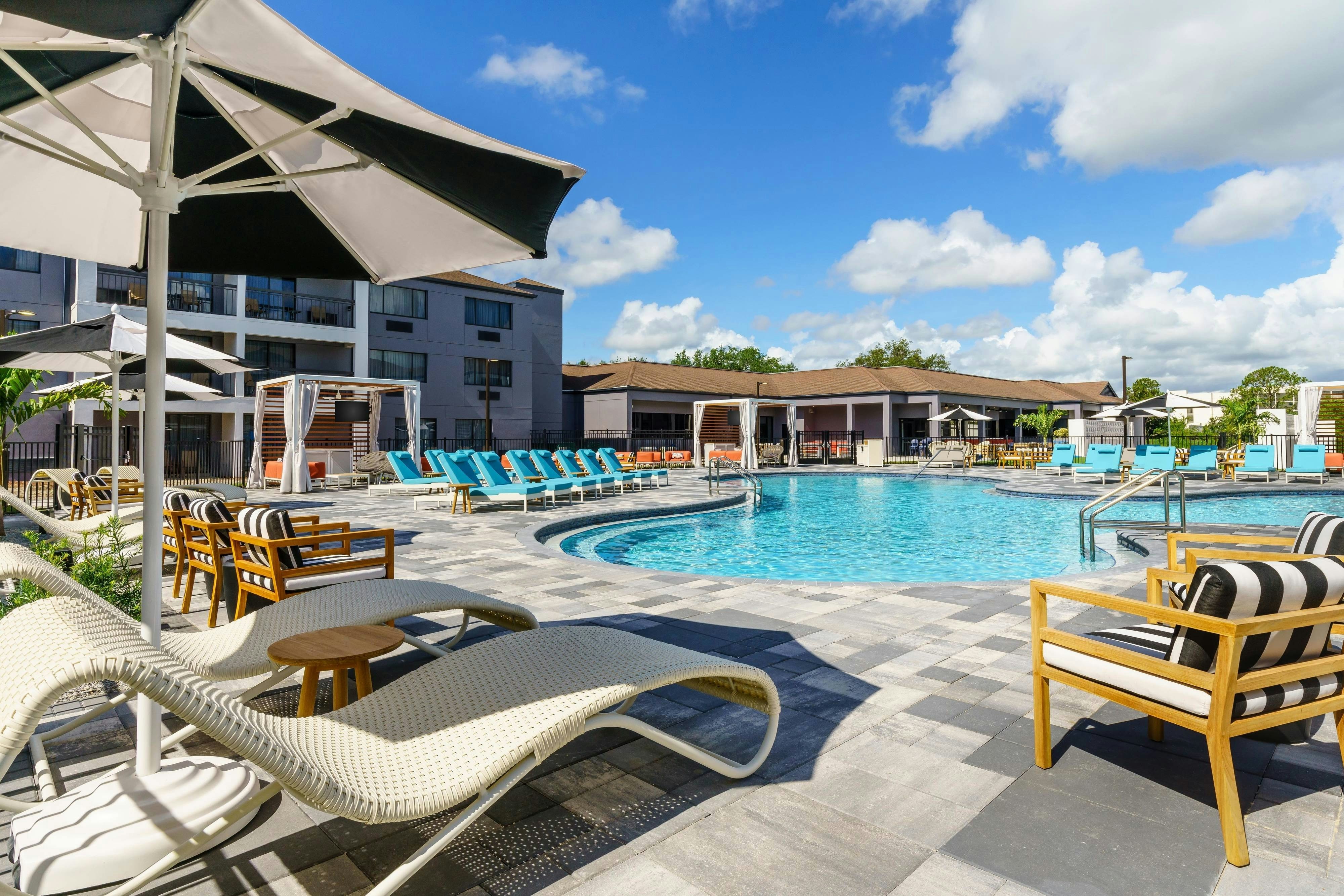 Courtyard by Marriott Lake Buena Vista at Vista Centre 20/22