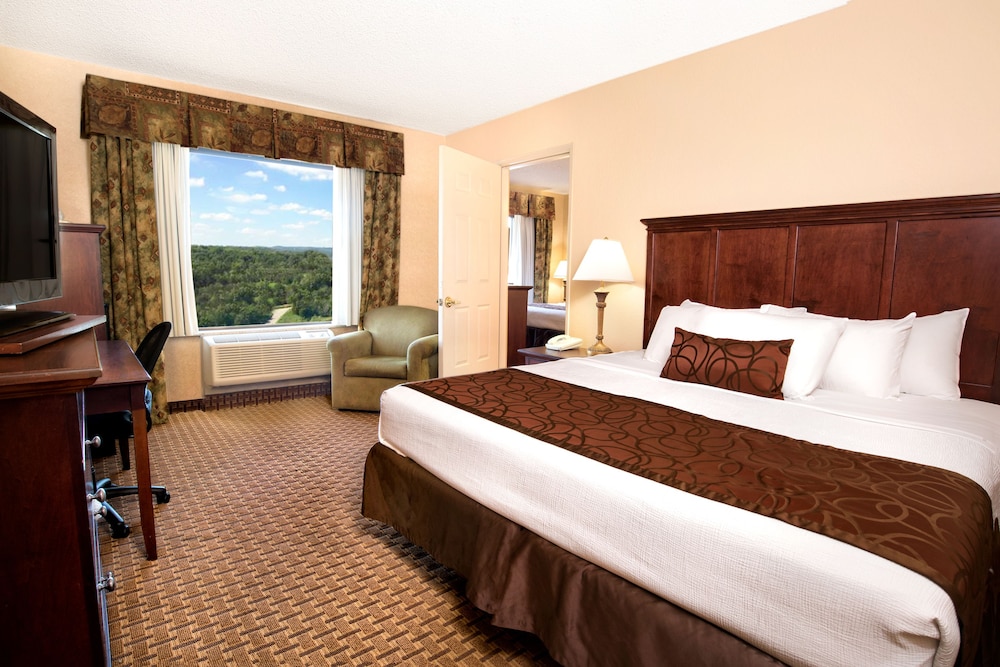 Grand Plaza Hotel 10/34