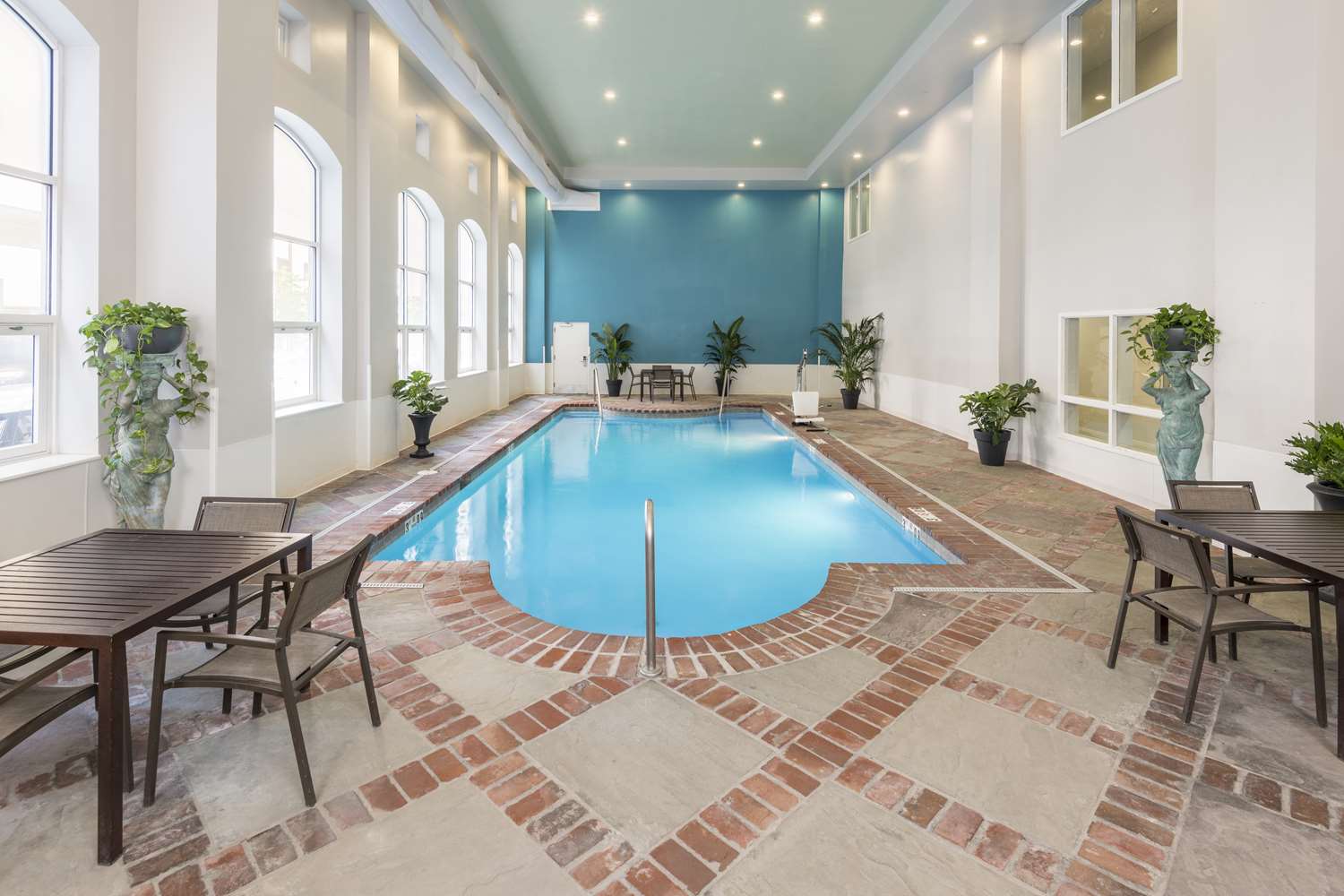 swimming pool spa