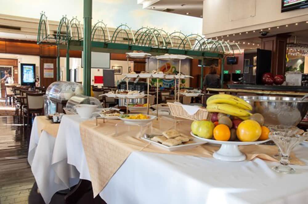 EPIC HOTEL VILLA MERCEDES 48/60