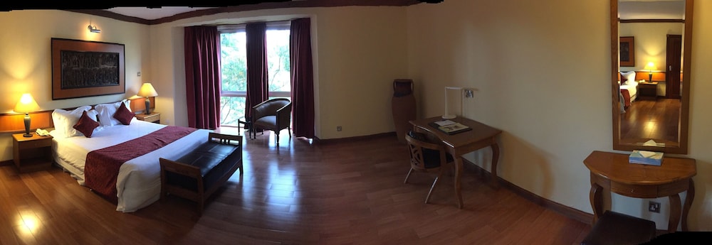 GOLF COURSE HOTEL 27/42