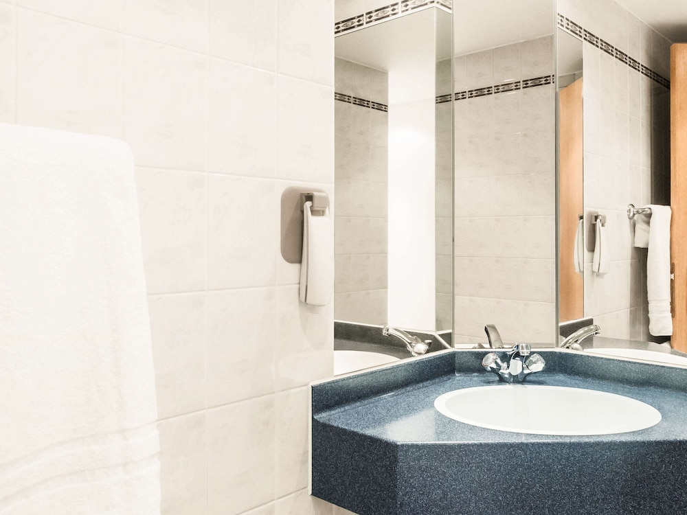 Ibis Rotherham East - M18 - M1 9/44