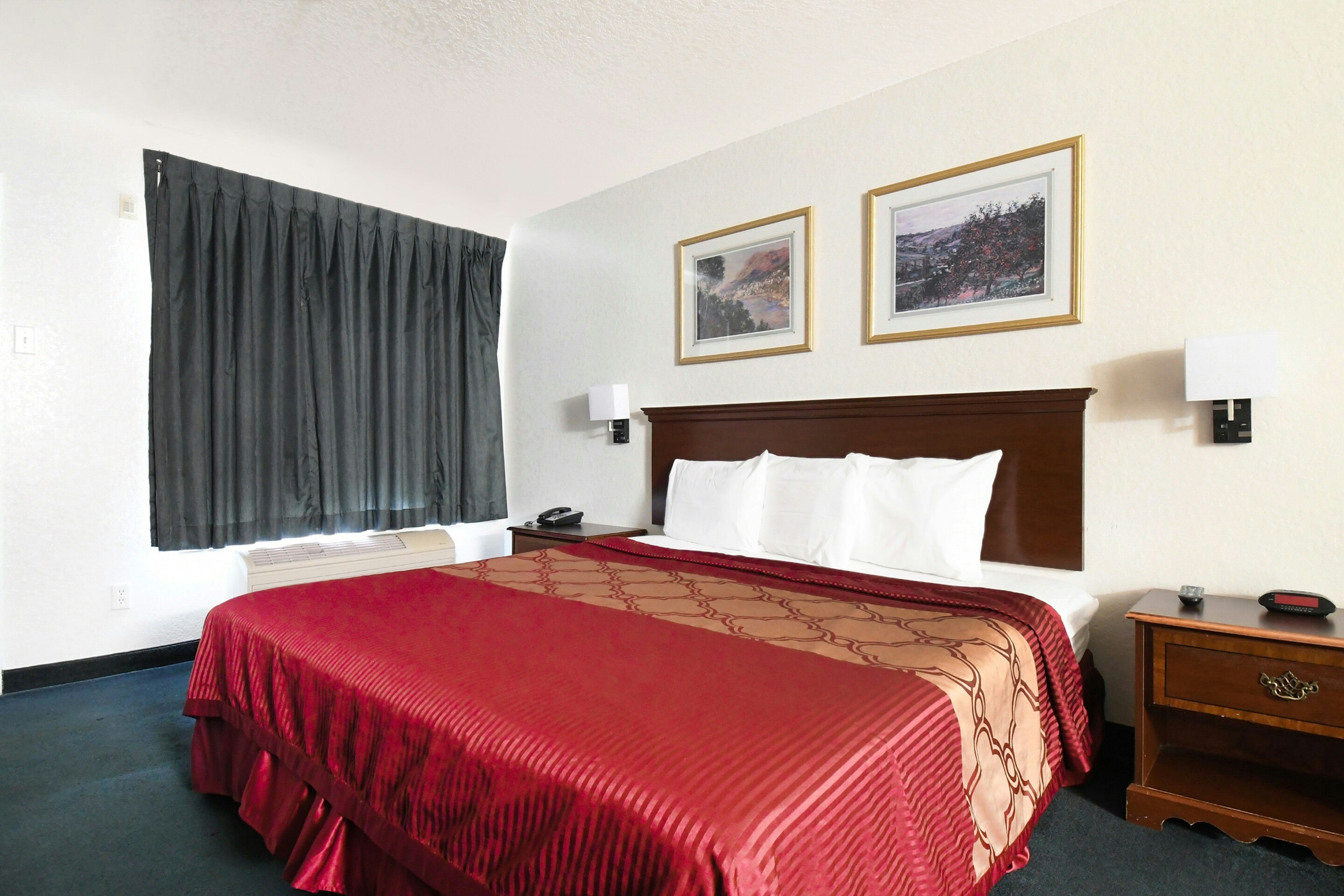 ROOM, KING BED, SMOKING