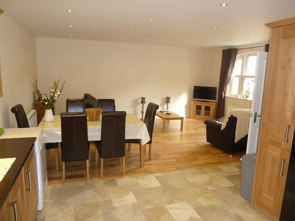 Oatlands Self Catering Cottages 16/22