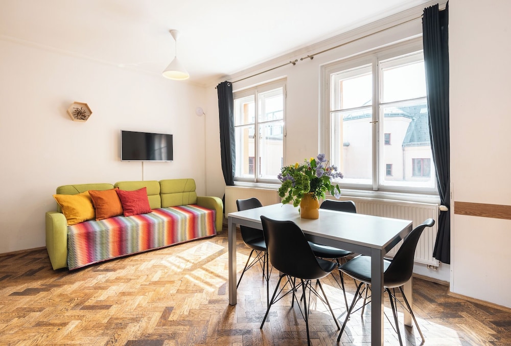 Hybernska Apartments 33/50