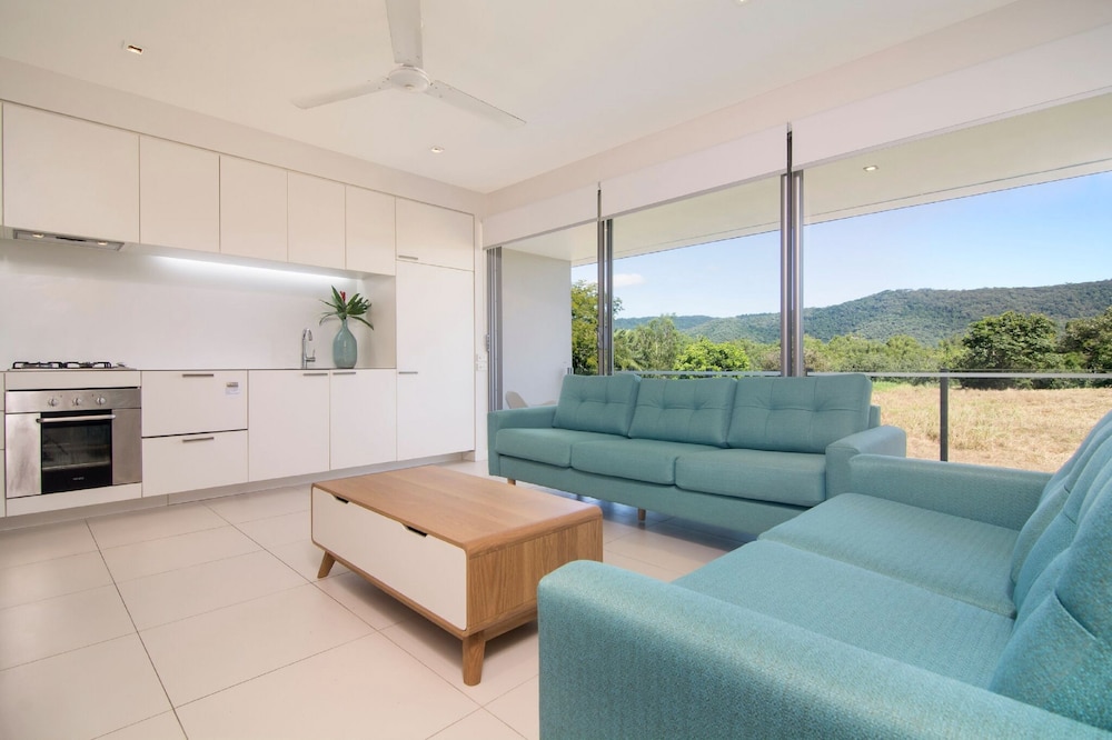 Pool Port Douglas 32/50