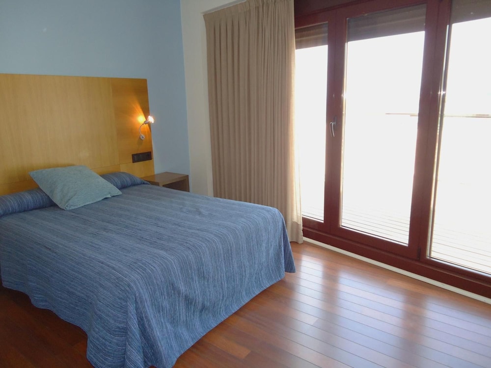Isla Nova Hotel 12/56