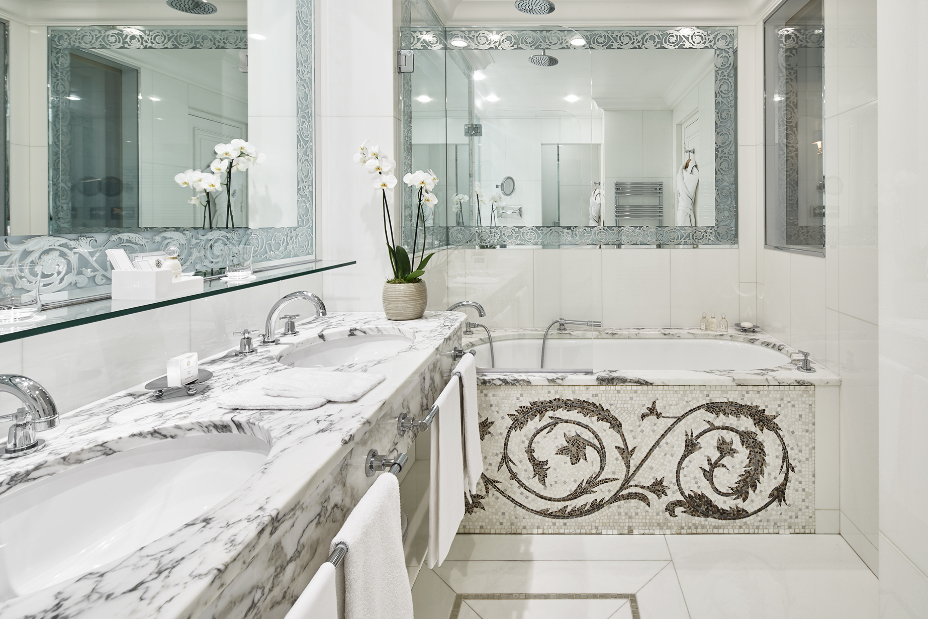 Avenue, Deluxe, Suite, Montaigne View