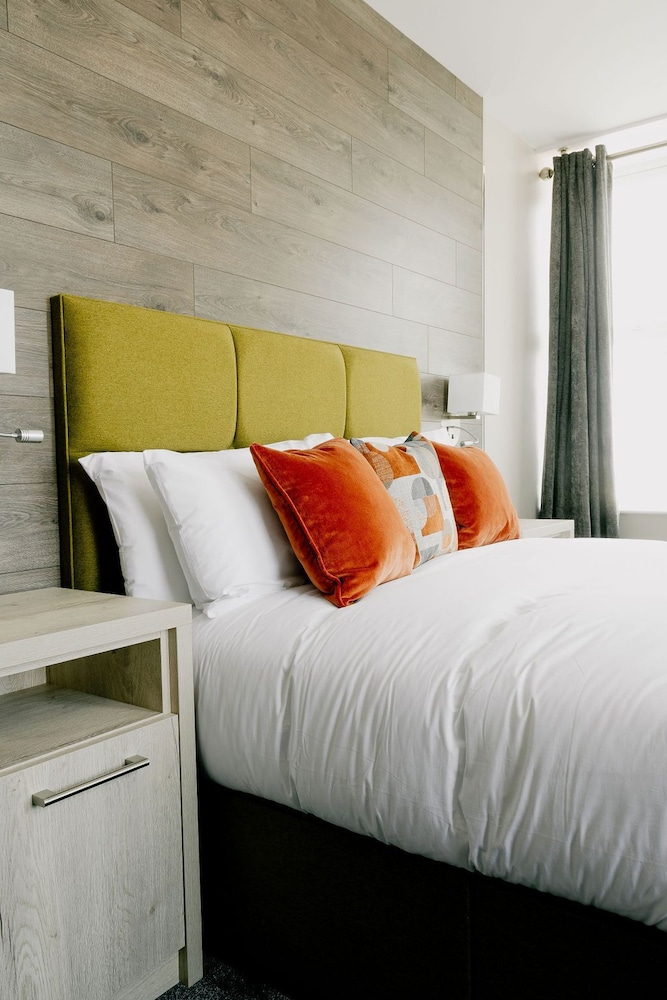 The Portland Hotel 6/50