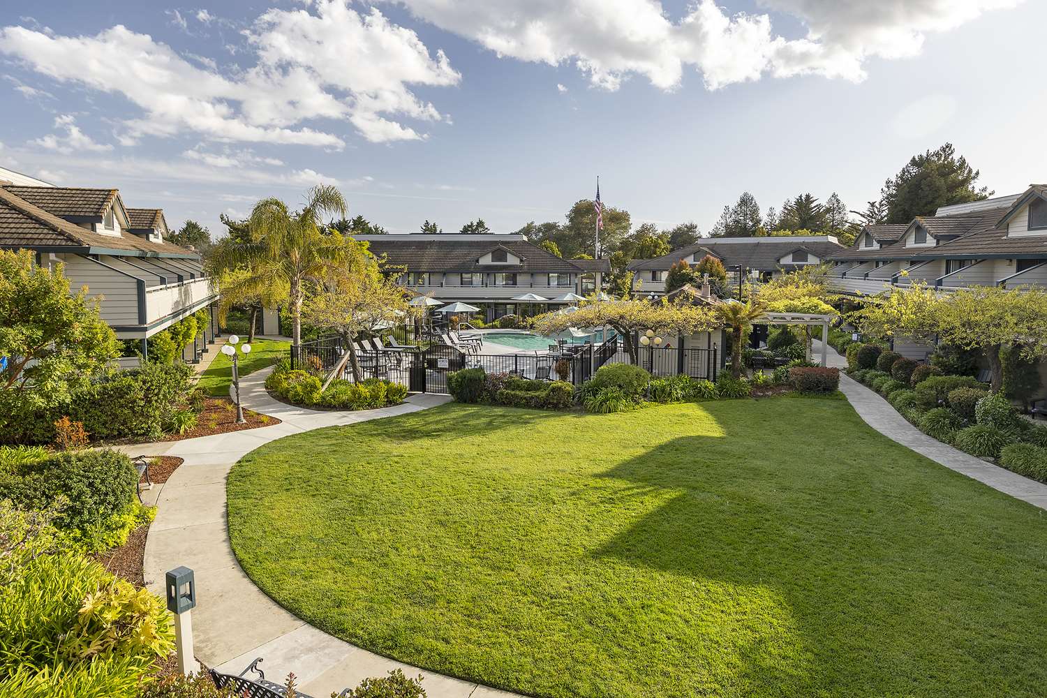 Seacliff Inn Aptos, Tapestry Collection by Hilton 21/25